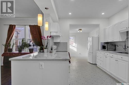 2128 Osler Street, Regina, SK - Indoor Photo Showing Kitchen