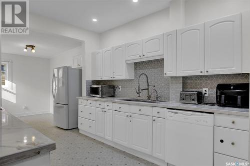 2128 Osler Street, Regina, SK - Indoor Photo Showing Kitchen