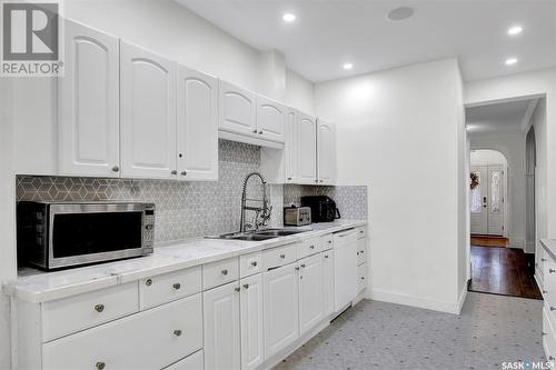 2128 Osler Street, Regina, SK - Indoor Photo Showing Kitchen With Double Sink