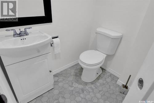 2128 Osler Street, Regina, SK - Indoor Photo Showing Bathroom