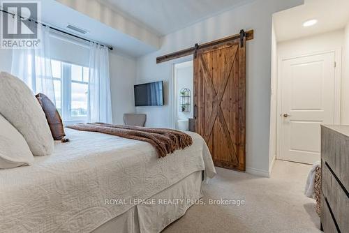 204 - 2338 Taunton Road, Oakville, ON - Indoor Photo Showing Bedroom