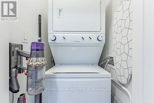 204 - 2338 Taunton Road, Oakville, ON - Indoor Photo Showing Laundry Room