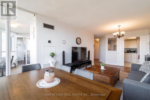 1911 - 4470 Tucana Court, Mississauga, ON - Indoor Photo Showing Living Room