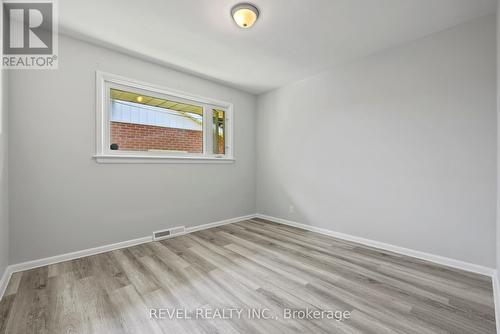 40 Bertram Drive, Hamilton, ON - Indoor Photo Showing Other Room