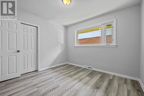 40 Bertram Drive, Hamilton, ON - Indoor Photo Showing Other Room