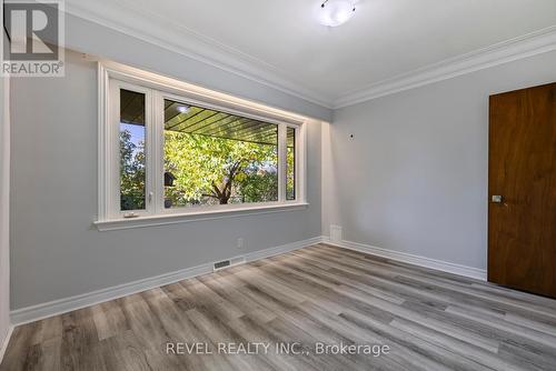 40 Bertram Drive, Hamilton, ON - Indoor Photo Showing Other Room