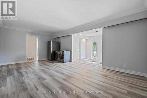 40 Bertram Drive, Hamilton, ON - Indoor Photo Showing Other Room