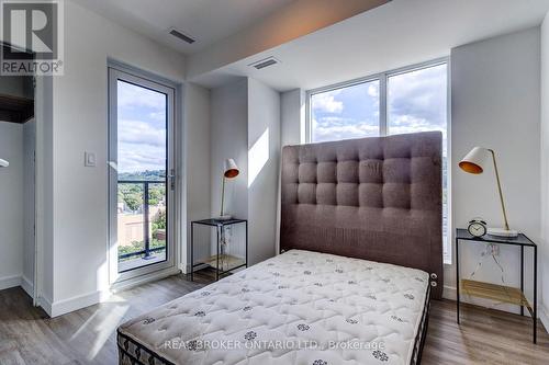 1002 - 49 Walnut Street S, Hamilton, ON - Indoor Photo Showing Bedroom