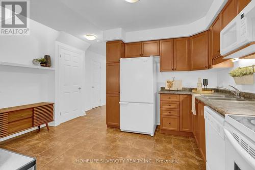 45 - 1059 Whetherfield Street N, London, ON - Indoor Photo Showing Kitchen With Double Sink