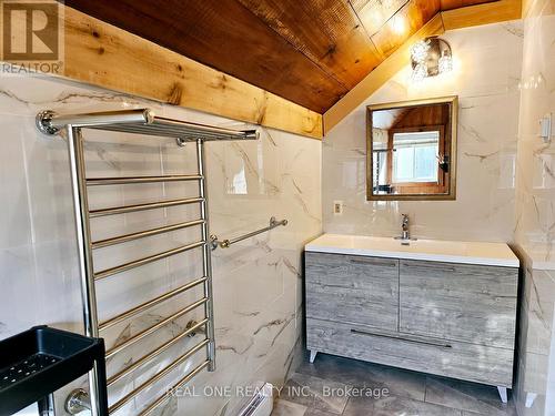 1785 Oak Hill Road, Port Hope, ON - Indoor Photo Showing Bathroom