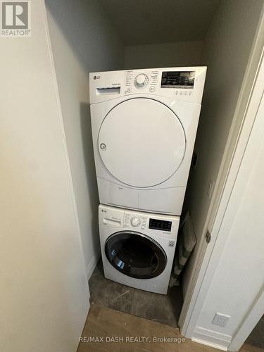 501 - 151 Avenue Road, Toronto, ON - Indoor Photo Showing Laundry Room