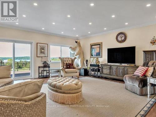 2250 6Th Line, Douro-Dummer, ON - Indoor Photo Showing Living Room