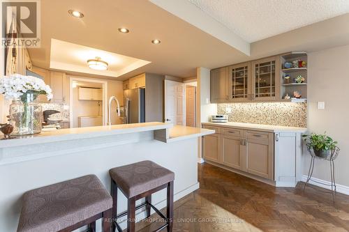 Ph 16 - 18 Concorde Place, Toronto, ON - Indoor Photo Showing Kitchen