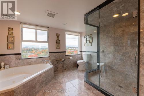 Ph 16 - 18 Concorde Place, Toronto, ON - Indoor Photo Showing Bathroom