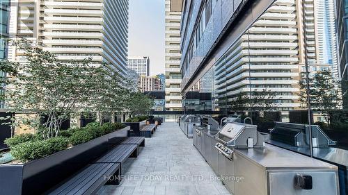 806 - 55 Charles Street E, Toronto, ON - Outdoor