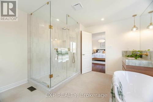 460 Autumn Hill Boulevard, Vaughan, ON - Indoor Photo Showing Bathroom