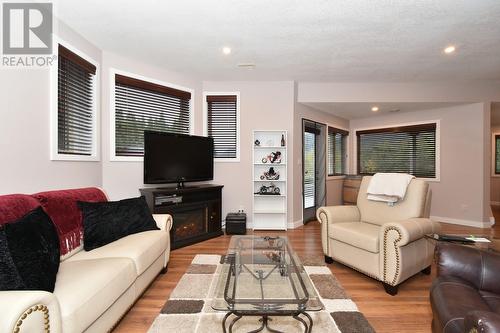 2597 Grandview Place, Blind Bay, BC - Indoor Photo Showing Living Room With Fireplace