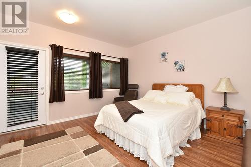 2597 Grandview Place, Blind Bay, BC - Indoor Photo Showing Bedroom