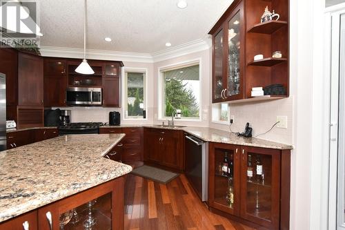 2597 Grandview Place, Blind Bay, BC - Indoor Photo Showing Kitchen