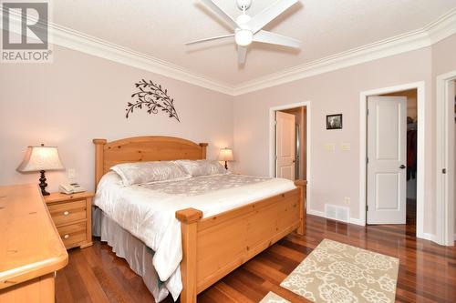 2597 Grandview Place, Blind Bay, BC - Indoor Photo Showing Bedroom