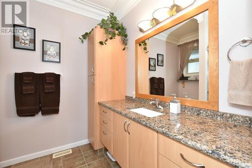 2597 Grandview Place, Blind Bay, BC - Indoor Photo Showing Bathroom