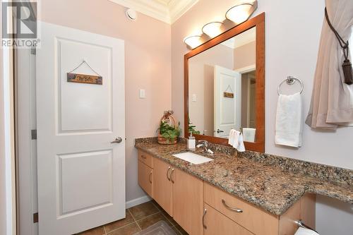 2597 Grandview Place, Blind Bay, BC - Indoor Photo Showing Bathroom