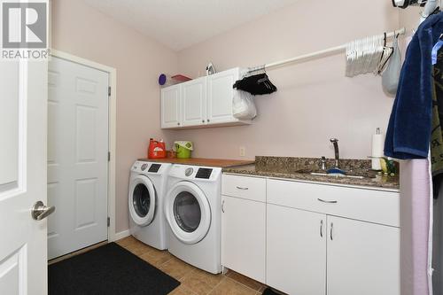 2597 Grandview Place, Blind Bay, BC - Indoor Photo Showing Laundry Room