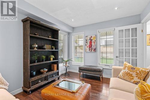 95 Thoroughbred Boulevard, Hamilton, ON - Indoor Photo Showing Living Room