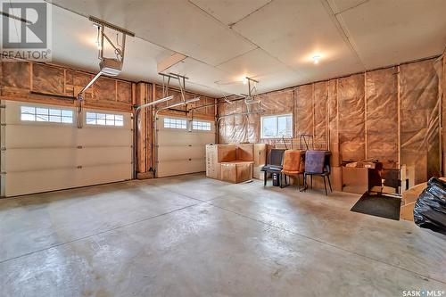 212 Cowan Crescent, Martensville, SK - Indoor Photo Showing Garage