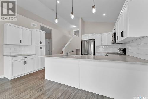 212 Cowan Crescent, Martensville, SK - Indoor Photo Showing Kitchen With Upgraded Kitchen