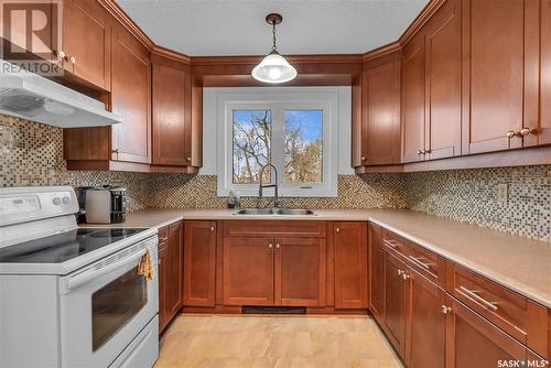 Trotchie Acreage, Corman Park Rm No. 344, SK - Indoor Photo Showing Kitchen With Double Sink