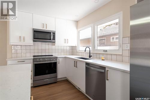 75 Sunset Drive, Regina, SK - Indoor Photo Showing Kitchen With Stainless Steel Kitchen With Upgraded Kitchen