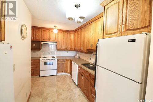 1405 3520 Hillsdale Street, Regina, SK - Indoor Photo Showing Kitchen