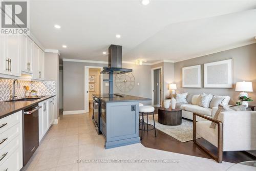 604 - 360 Watson Street W, Whitby (Port Whitby), ON - Indoor Photo Showing Kitchen With Upgraded Kitchen