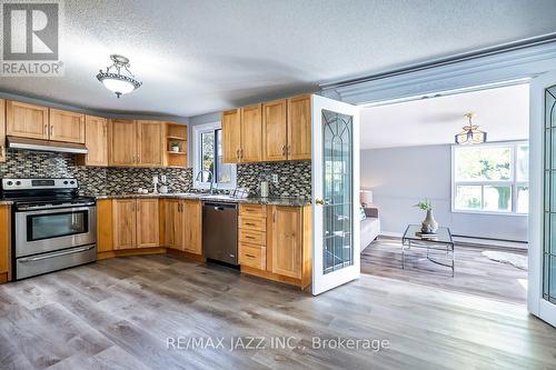 5 Kawartha Road, Clarington (Newcastle), ON - Indoor Photo Showing Kitchen