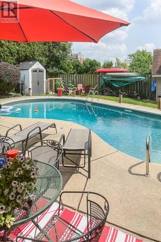 140 Concord Crescent, London, ON - Outdoor With In Ground Pool With Backyard