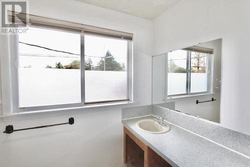 1880 Harrison Avenue, Masset, BC - Indoor Photo Showing Bathroom