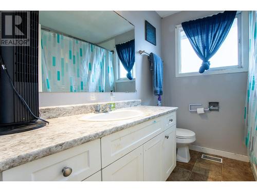 1022-1026 Harper Street, Prince George, BC - Indoor Photo Showing Bathroom