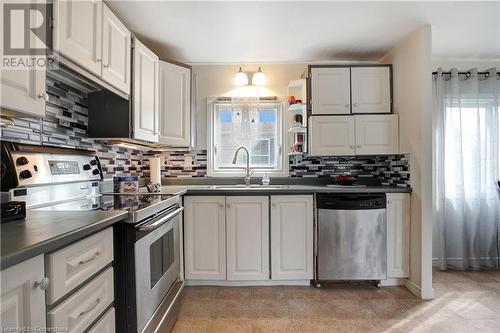 1294 8Th Concession Road W Unit# 81, Flamborough, ON - Indoor Photo Showing Kitchen