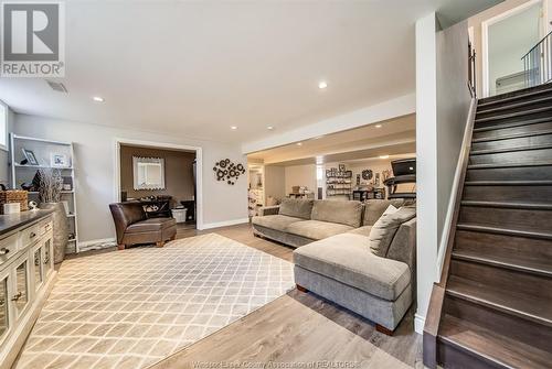 53 Hilton Court, Amherstburg, ON - Indoor Photo Showing Living Room