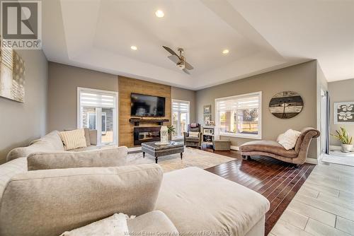 53 Hilton Court, Amherstburg, ON - Indoor Photo Showing Living Room With Fireplace