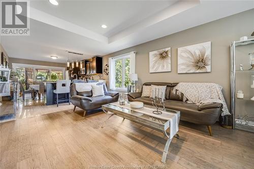 16 Shaw Drive, Amherstburg, ON - Indoor Photo Showing Living Room