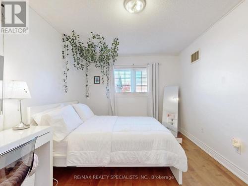 13 Gallview Lane, Brampton, ON - Indoor Photo Showing Bedroom