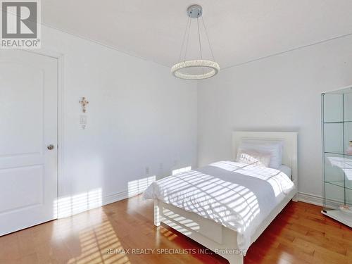 13 Gallview Lane, Brampton, ON - Indoor Photo Showing Bedroom