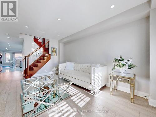 13 Gallview Lane, Brampton, ON - Indoor Photo Showing Living Room