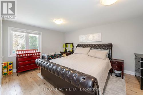 18697 Centreville Creek Road, Caledon, ON - Indoor Photo Showing Bedroom