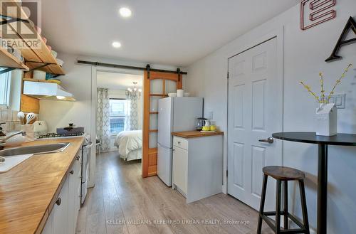 325 Westmoreland Avenue N, Toronto, ON - Indoor Photo Showing Kitchen