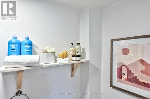 325 Westmoreland Avenue N, Toronto, ON - Indoor Photo Showing Bathroom