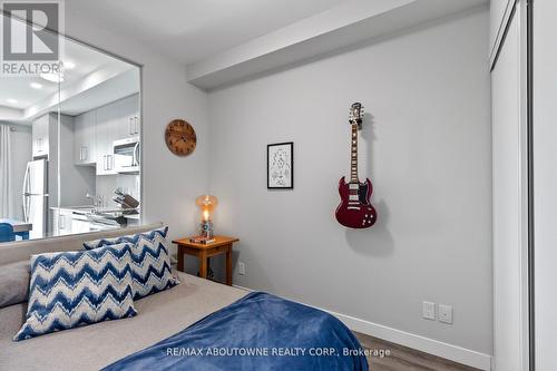 2006 - 15 Queen Street S, Hamilton, ON - Indoor Photo Showing Bedroom