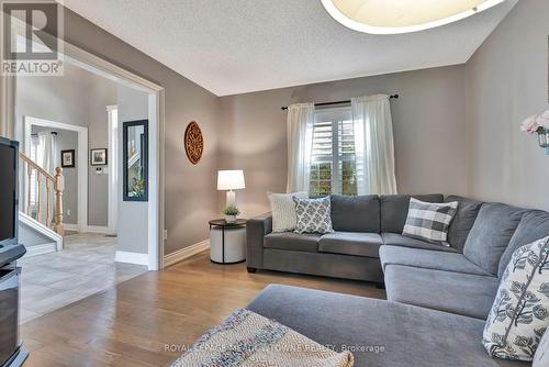 23 - 1 Woodspring Court, Hamilton, ON - Indoor Photo Showing Living Room